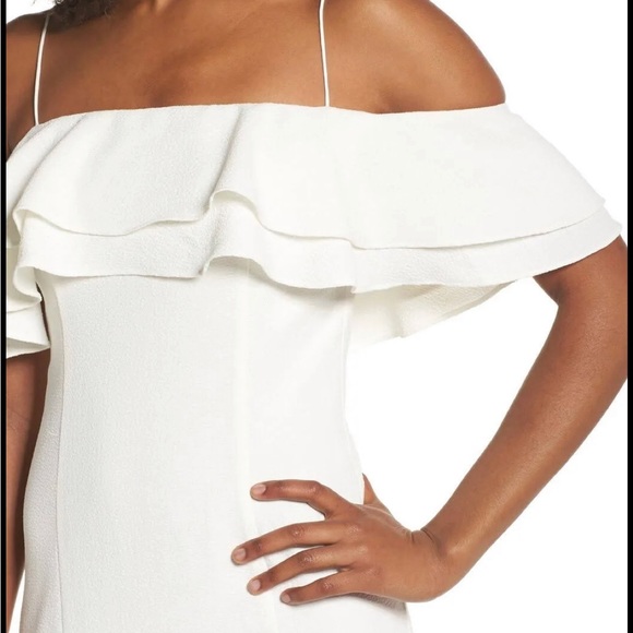 NEW C/MEO COLLECTIVE Translation Cold Shoulder GOWN SIZE M. - Picture 2 of 7